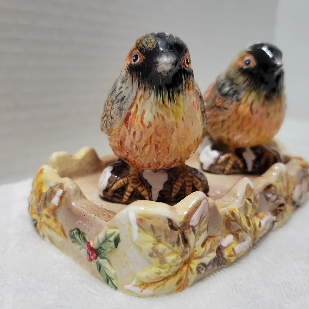 GANZ Bird Salt & Pepper Shakers in Bird Bath‎ Stand Beautiful Fall Leaf Colors